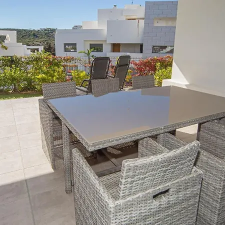 Cg7 * Casares